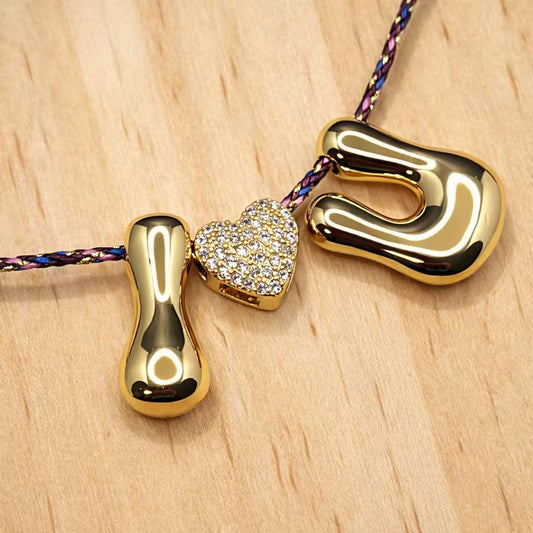 「I ❤ U」ゴールドペンダントネックレス ― 愛を伝えるジュエリー