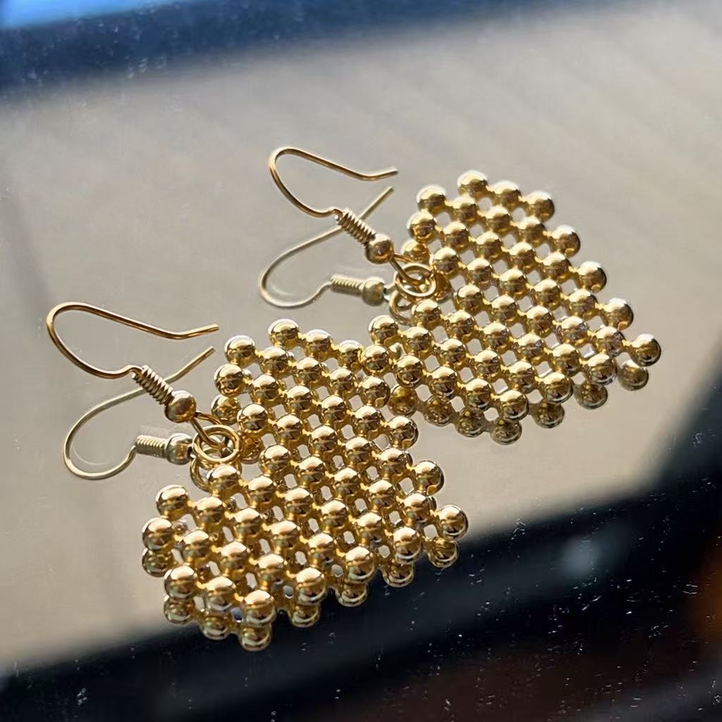 人気 ゴールドビーズ ハートピアス おしゃれ ギフト  金属アレルギー シンプル 立体的な輝き 華やかアクセサリー