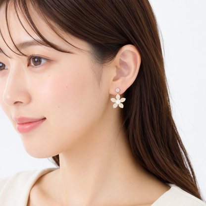 「XINXINIO」パールフラワーピアス ゴールド 花モチーフ真珠 きらきら 上品 レディース アクセサリー 上品パール付き 淡水パール プレゼント