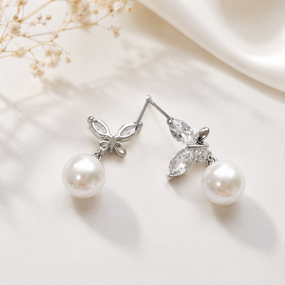「XINXINIO」パール×ビジュー 蝶モチーフピアス S925シルバーポスト 真珠  レディース アクセサリー 淡水パール