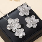A Set of Women's Jewelry Set, Flower Necklace, Earrings, Simple Set, Suitable for Daily Wear and Gift Giving