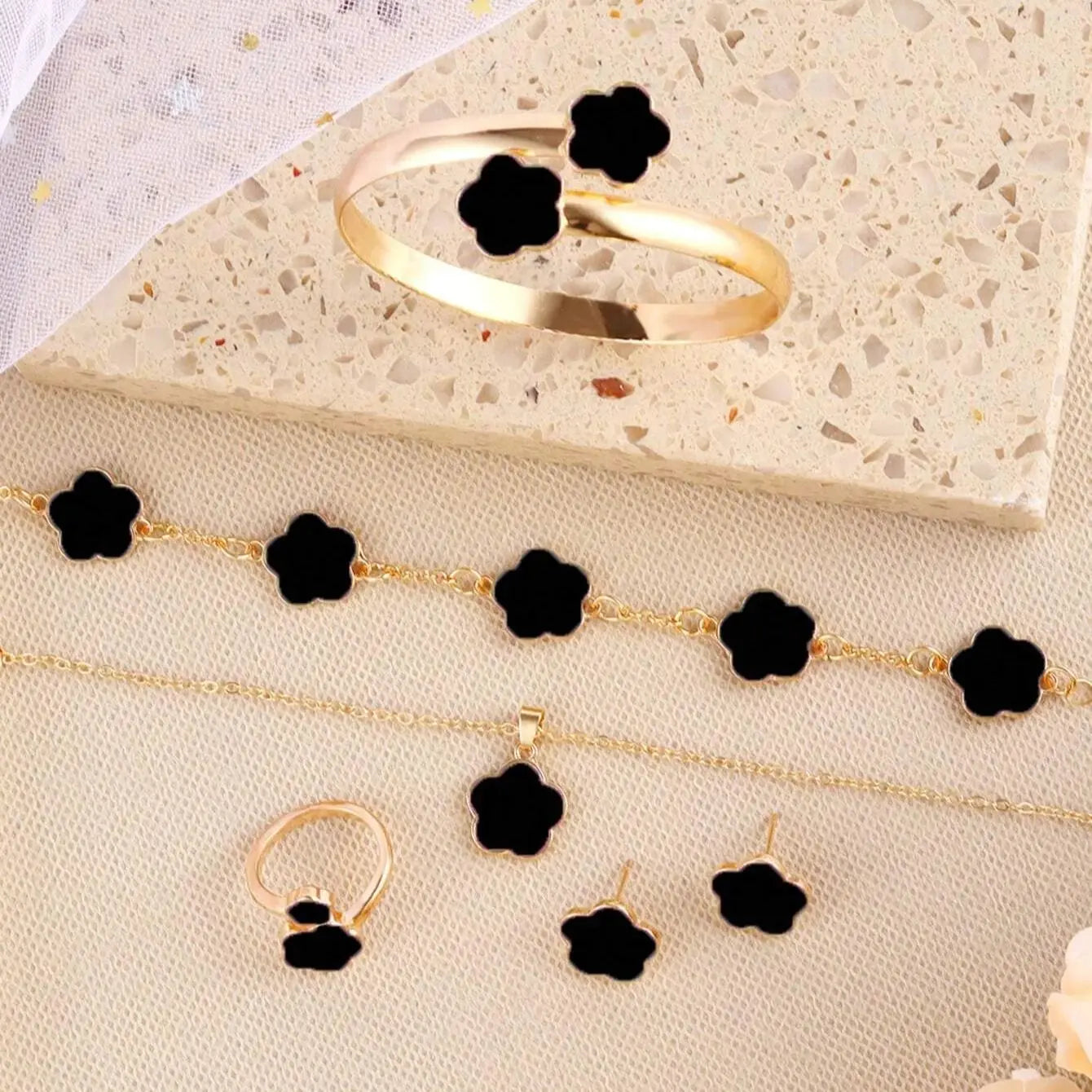 6PCS Women's Jewelry Set, Fashion Casual Flower Necklace Bracelet Earrings Ring Set, Suitable for Daily Wear and Perfect as Gift