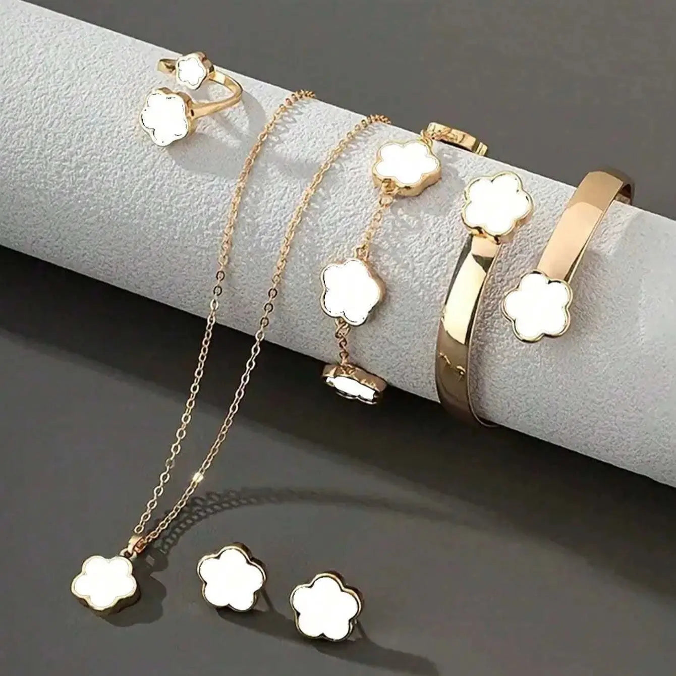 6PCS Women's Jewelry Set, Fashion Casual Flower Necklace Bracelet Earrings Ring Set, Suitable for Daily Wear and Perfect as Gift